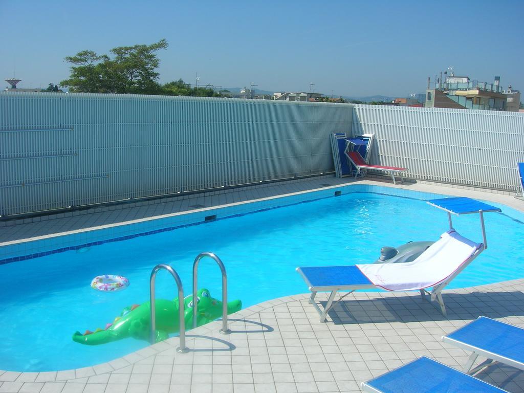 Residence Suisse Каттолика Экстерьер фото